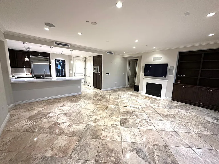 7175 E Camelback Rd #404 — Photo 3
