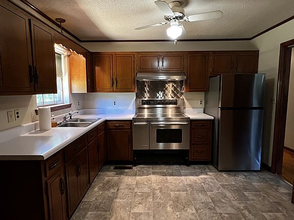 4th image of 7424 Runyan Rd