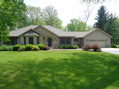 30272 W Lake Dr, Girard, IL, 62640