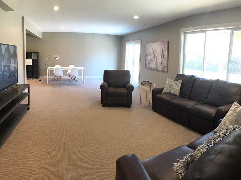 1916 Spruce Meadows Dr SE — Photo 17