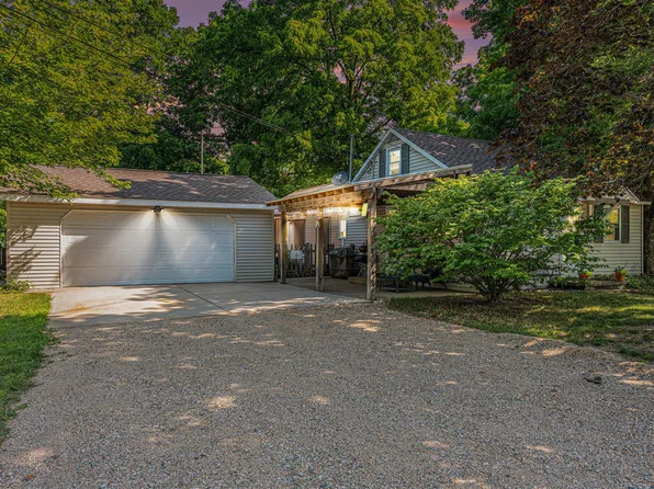 104 Tamarack St, Allegan, MI 49010