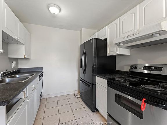 4th image of 5430 Lassaline Ave