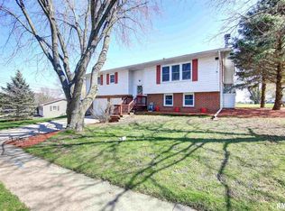 611 Meadowview Dr, Clinton, IA 52732
