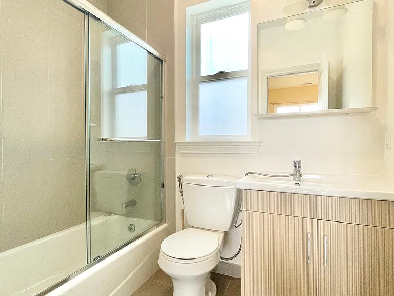 405 Lisbon St — Photo 15