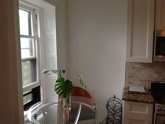 3rd image of 419 Grand Ave APT 3