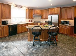 90 Chapman Ave, Doylestown, PA 18901