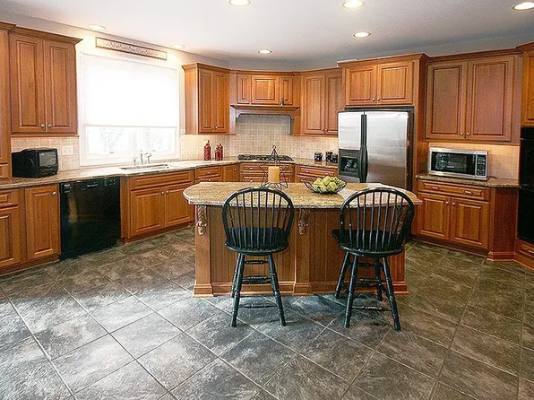 90 Chapman Ave, Doylestown, PA 18901