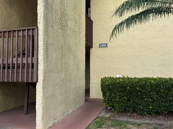 3453 Clark Rd APT 252, Sarasota, FL 34231