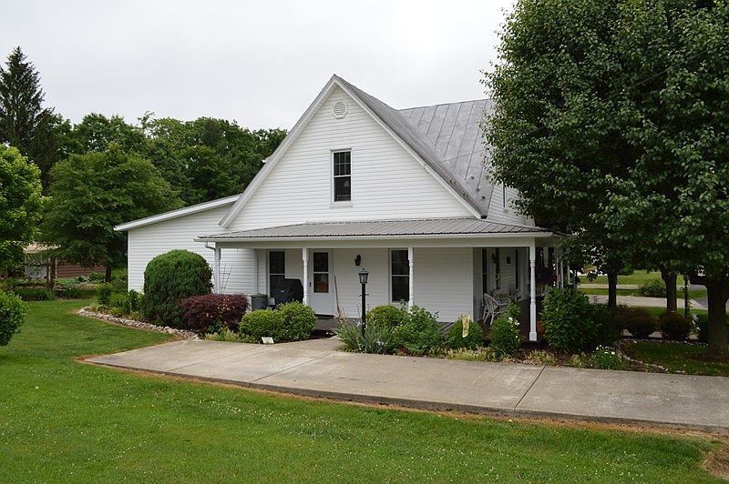 2nd image of 316 Hardman St