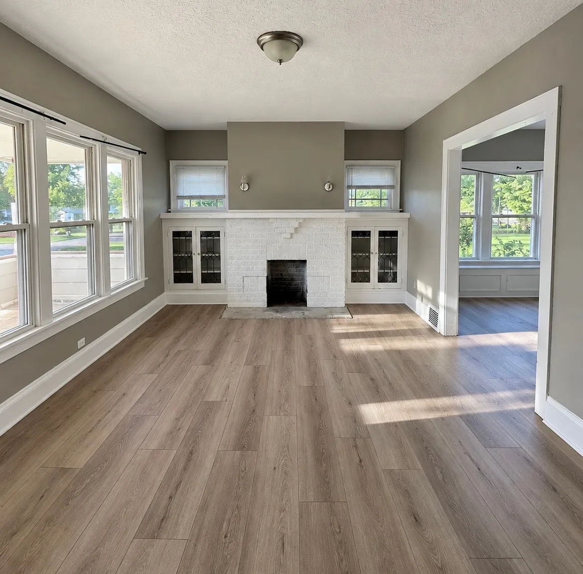 2 bed, 1048 sqft, $1,300 — Photo 1