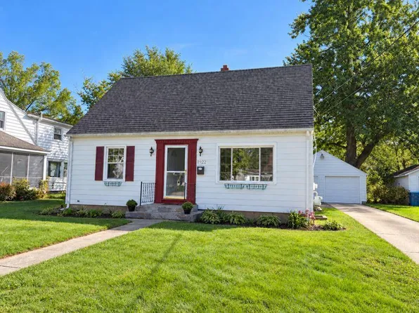 1922 Miles Ave, Kalamazoo, MI 49001