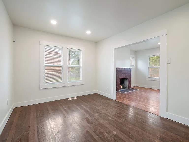 615 W Hollywood — Photo 11