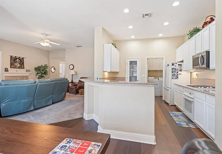 1121 Galston Dr #SIDE RENTAL — Photo 8