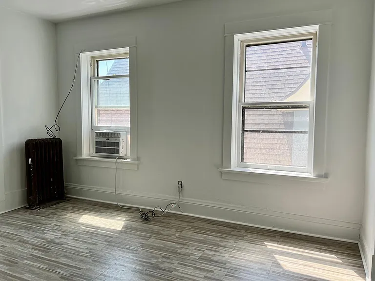 2324 Atwood Ave #1 — Photo 10