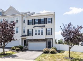 1 Roosevelt Dr, Mc Kees Rocks, PA 15136