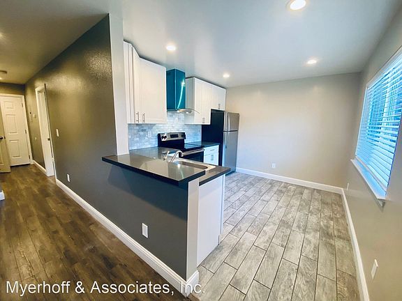 2nd image of 25013-25021 Cypress Ave APT 25021-2