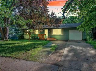 3121 SW McClure Rd, Topeka, KS 66614
