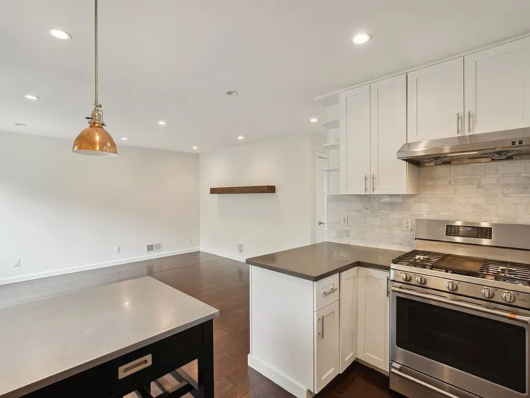 421 Nevada St — Photo 11