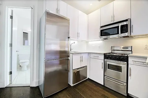 Rented by REAL New York | media 20