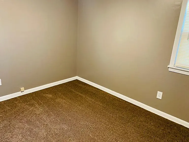 23292 Williams Ave — Photo 11