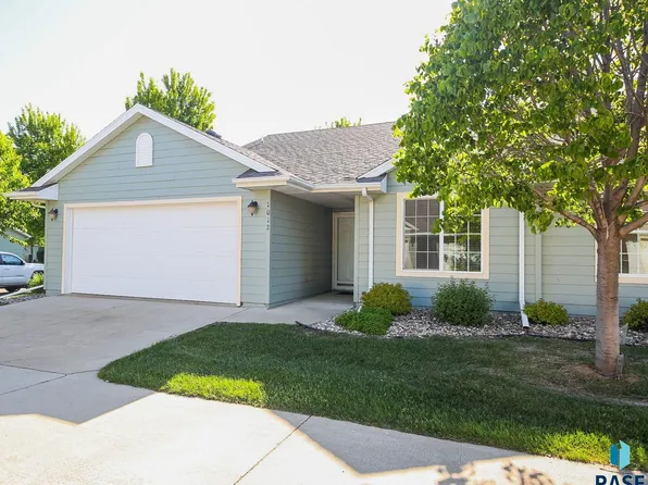 1012 N Redbud Pl, Sioux Falls, SD 57107