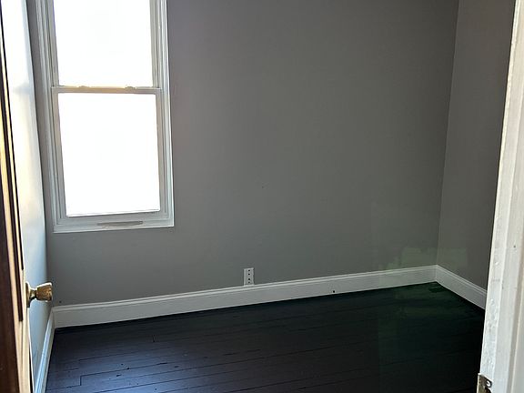3rd image of 2111 Seneca St APT 1