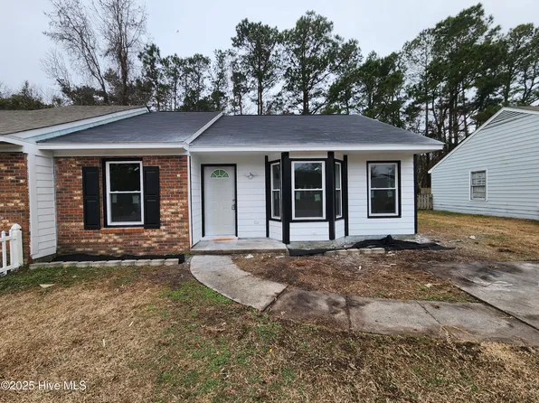2127 Rolling Ridge Dr, Midway Park, NC 28544