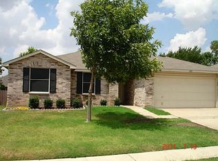 1211 Scarlet Sage Pkwy, Burleson, TX 76028