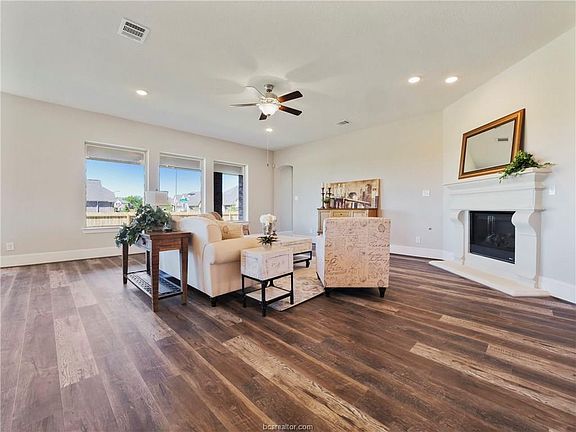 5th image of 4408 Egremont Pl