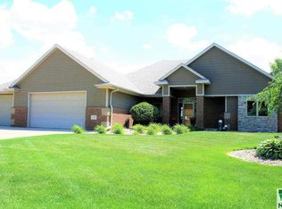 2718 Glen Ellen Rd, Sioux City, IA 51106