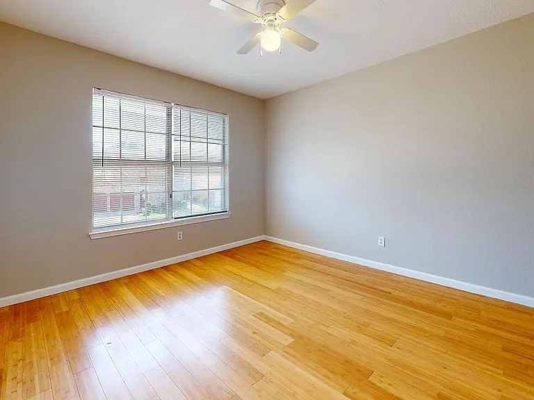 8128 Heritage Place Dr — Photo 6