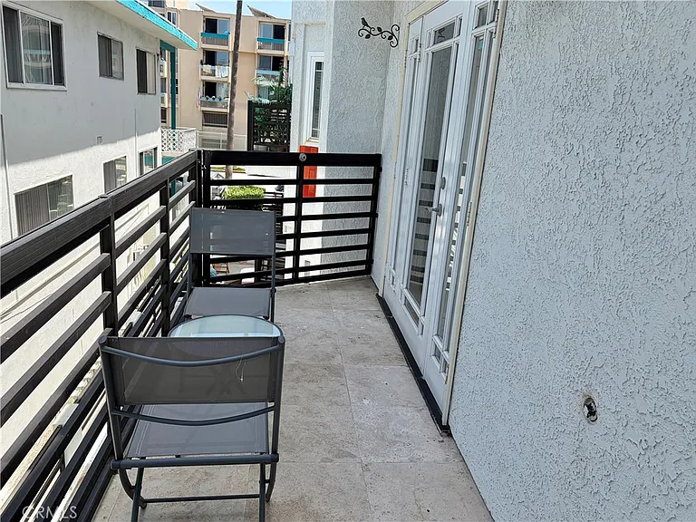 425 S Catalina Ave #4 — Photo 6