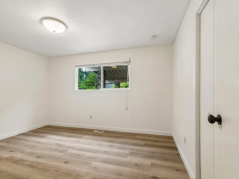 8615 236th St SW — Photo 24
