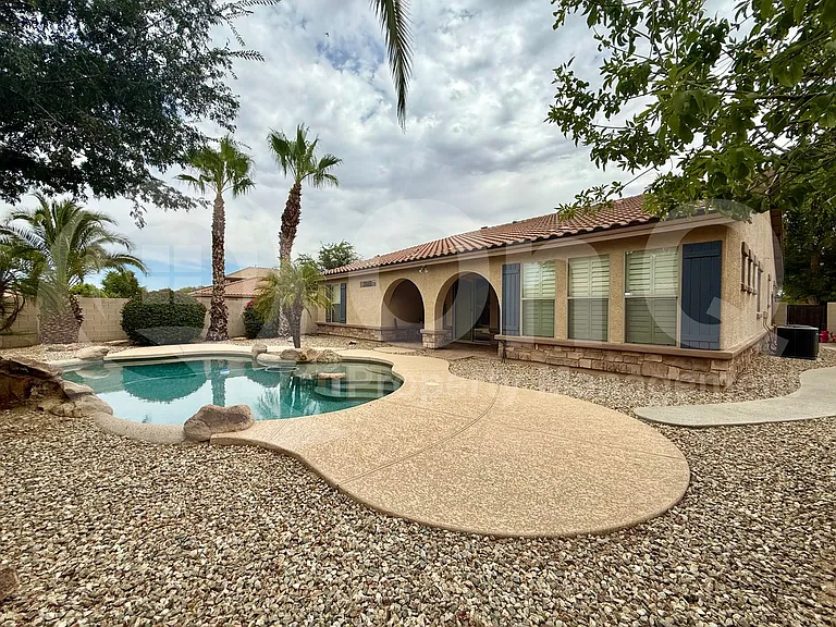 2848 E Fandango Dr — Photo 30