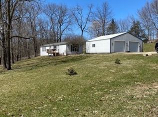2610 Pilot Rd, Greeley, IA 52050