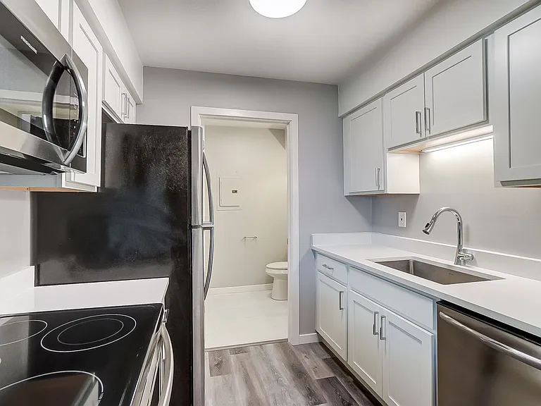 Chardon Place Apartments and Townhomes — Photo 13