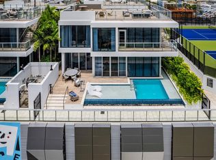 851 NE 1st Ave #701, Miami, FL 33132