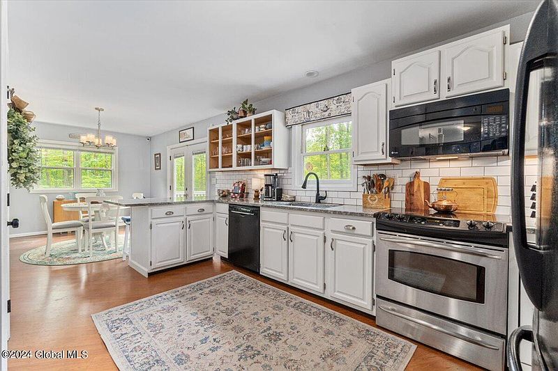 2nd image of 861 Middleline Road
