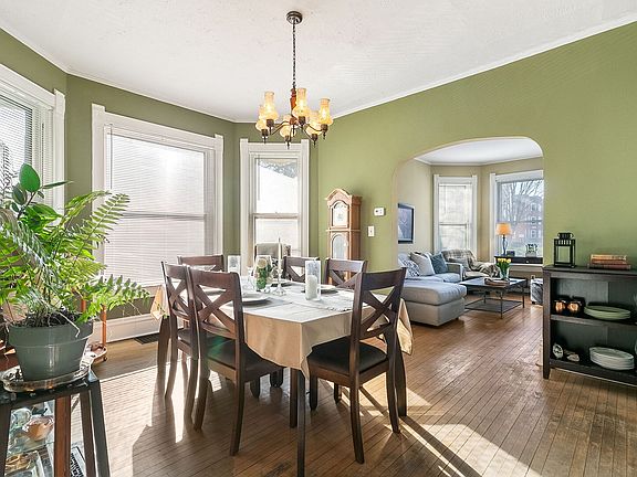 4th image of 124 Forest Ave