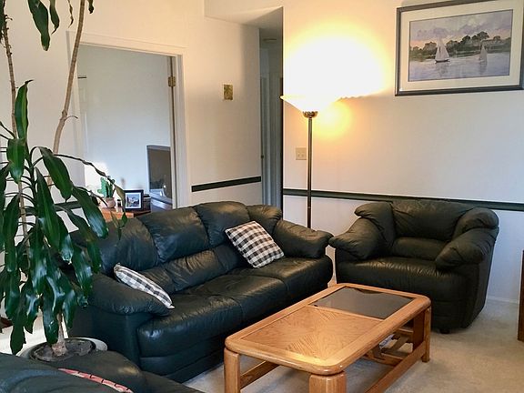 4th image of 361 Sandhurst Cir APT 8