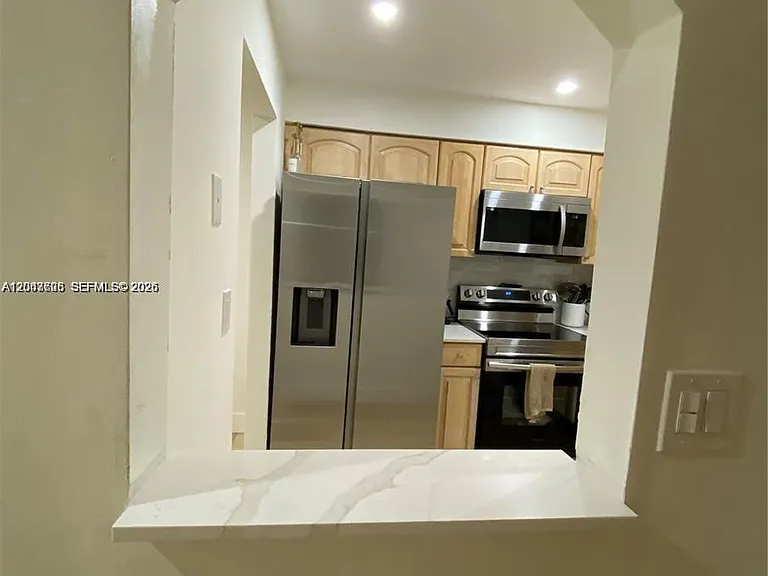 1200 Tallwood Ave #302 — Photo 10