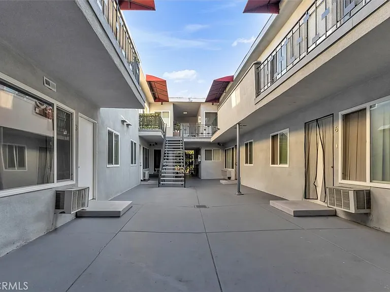 6643 De Longpre Ave #10 — Photo 19
