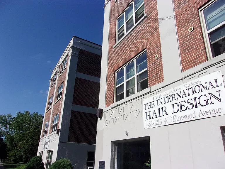 Apartments at 400 Elmwood — Photo 4