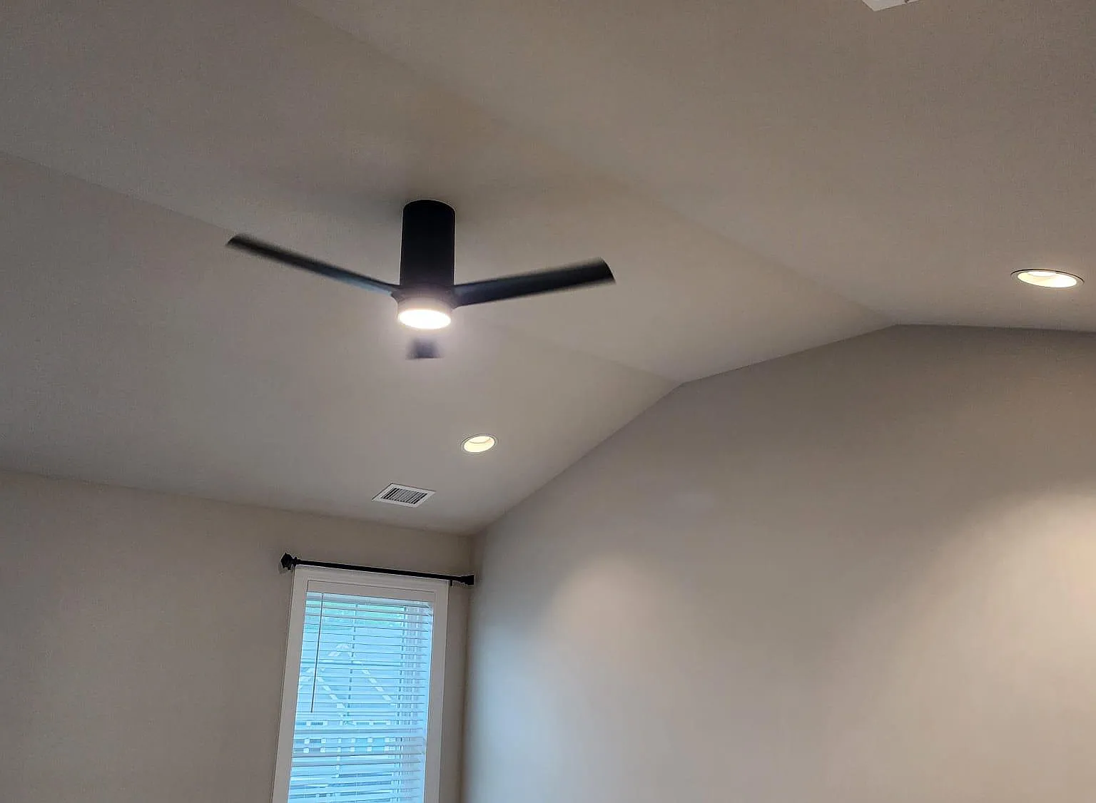 3 bed, 2080 sqft, $3,500 — Photo 4