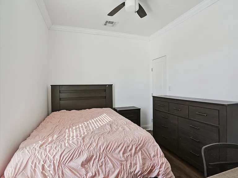 1102 Adams St — Photo 20