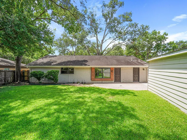 5522 Braesvalley Dr — Photo 23