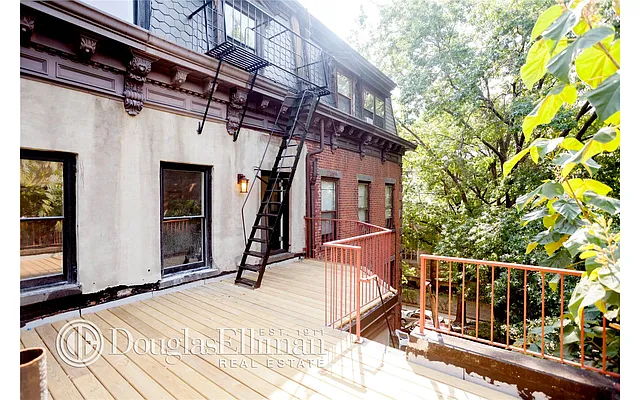 Sold by Douglas Elliman | media 17