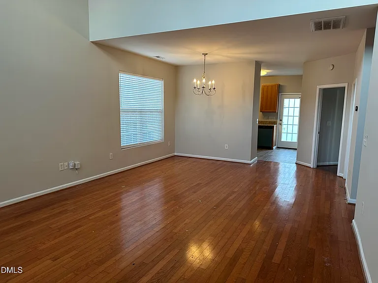 553 Writers Way — Photo 5