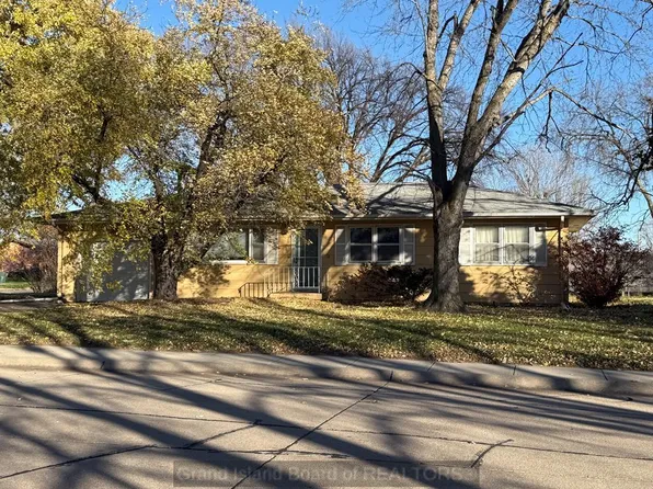 903 S Cherry St, Grand Island, NE 68801