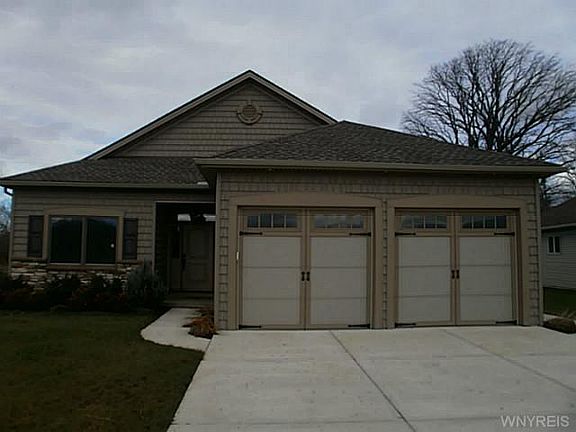 2nd image of 11 Deerview Dr
